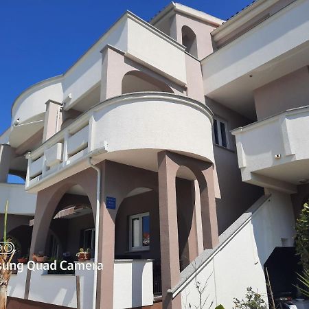 Apartments Dorotea Новаля Екстер'єр фото