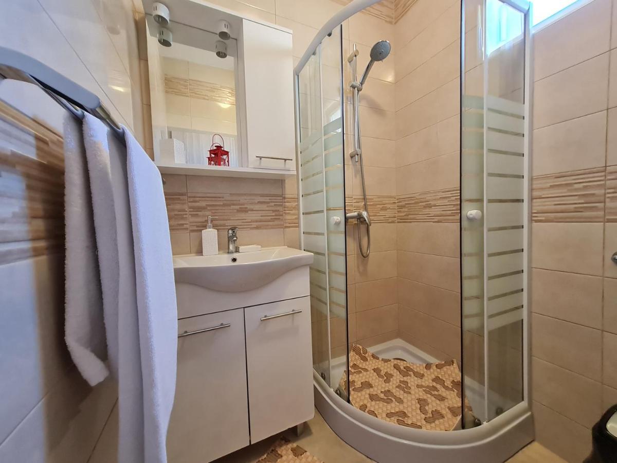 Apartments Dorotea Новаля Екстер'єр фото